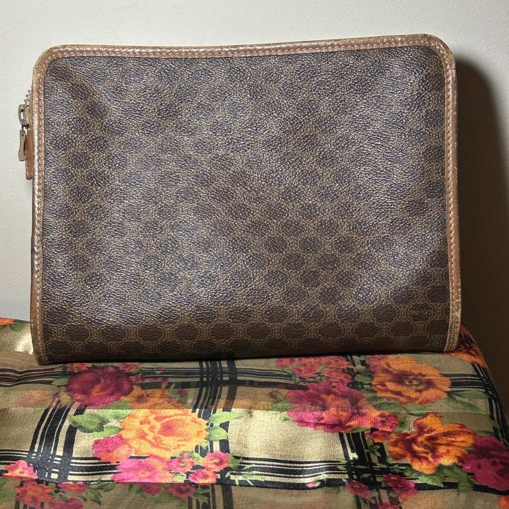 Vintage Celine clutch. - Picture 2 of 13